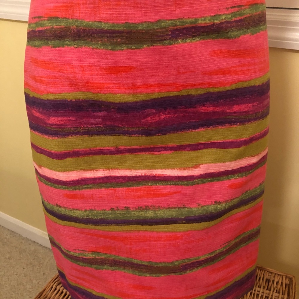 Ann Taylor Women’s 19” mini skirt, size 8
